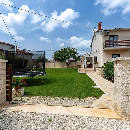 Holiday home Emma In Glavani